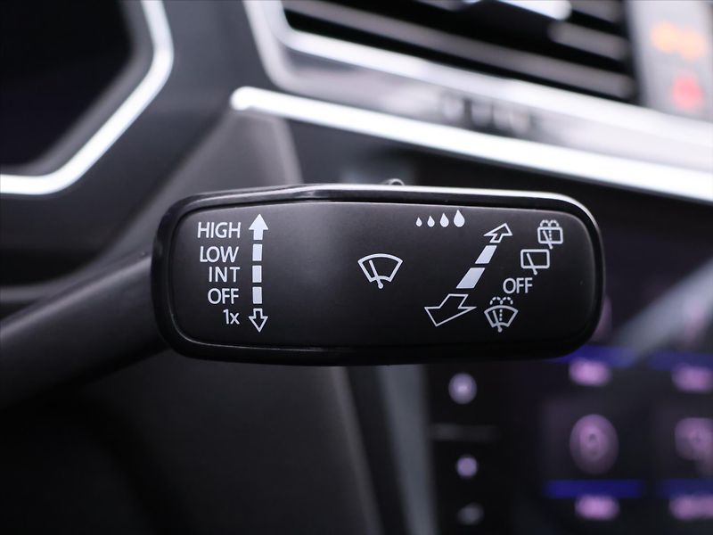 Volkswagen Tiguan Allspace 2,0 TSI 140kW 4motion DPH TZ - fotka 19 z 36