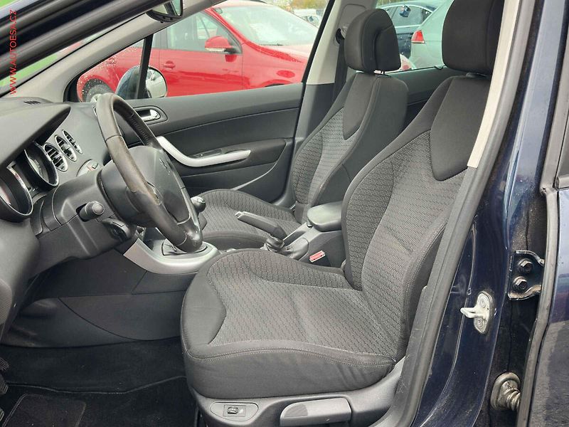 Peugeot 308 (2009) 2.0HDi 7míst, STK8/28, panor. - fotka 9 z 22