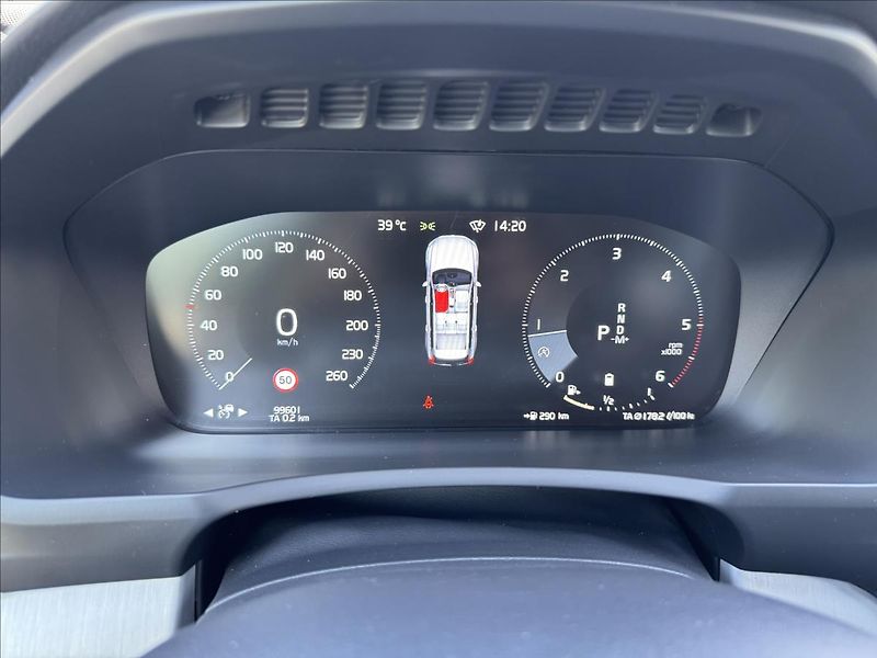 Volvo XC90 2,0 B5 AWD Momentum Pro AT ČR - fotka 17 z 33