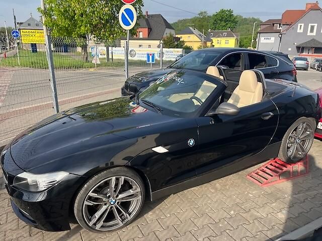 BMW Z4 (2010) 3.0 /190kW - fotka 10 z 14