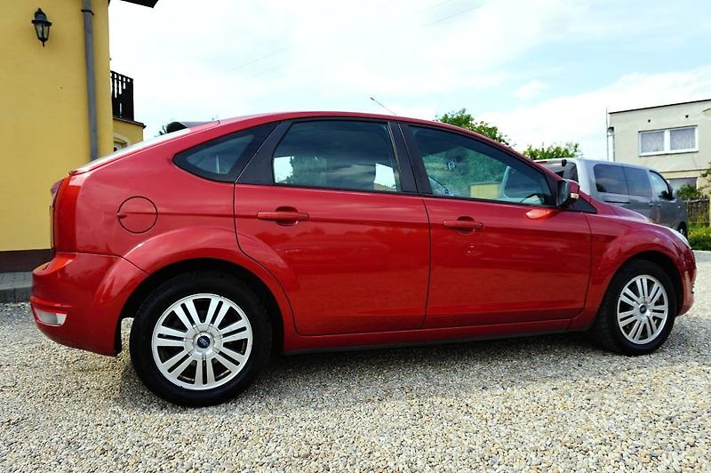 Ford Focus (2009) TREND 1,6 16V 74 kW - fotka 3 z 36