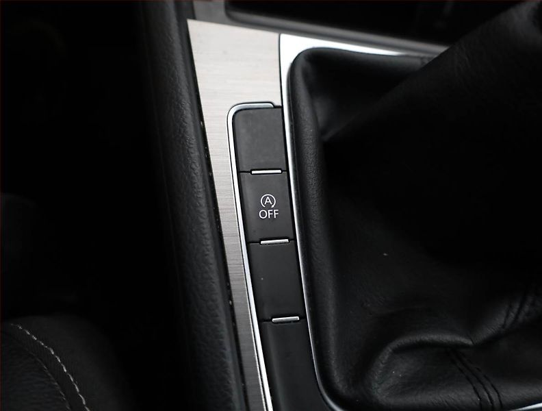 Volkswagen Golf (2017) Comfortline 1.4 TSI, ČR,1.maj - fotka 14 z 19