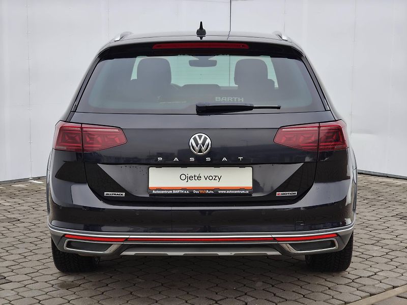Volkswagen Passat Alltrack 7DSG 4Motion 2,0TSi - fotka 24 z 26