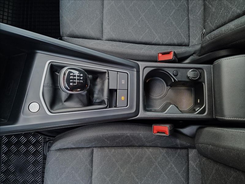 Volkswagen Golf 2.0TDI 85kW Life Variant,1Maj - fotka 36 z 50