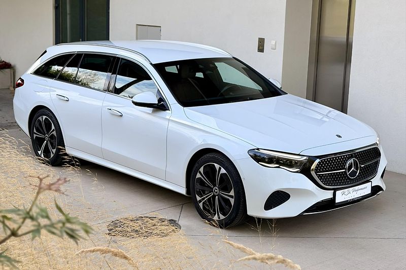 Mercedes-Benz Třídy E (2024) E 300de 4Matic  - fotka 3 z 68
