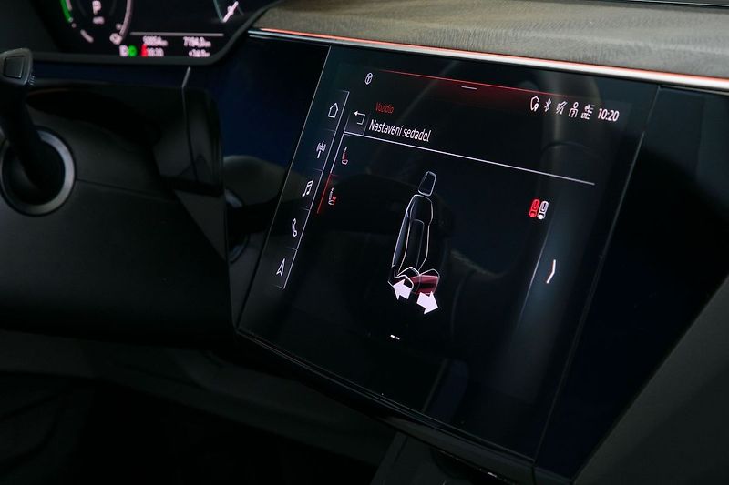Audi e-tron 55 300kW Matrix Softclose HUD - fotka 34 z 44