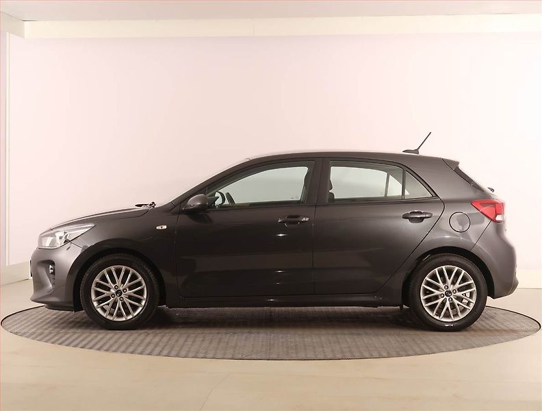 Kia Rio (2019) 1.0 T-GDI, Serv.kniha - fotka 3 z 20
