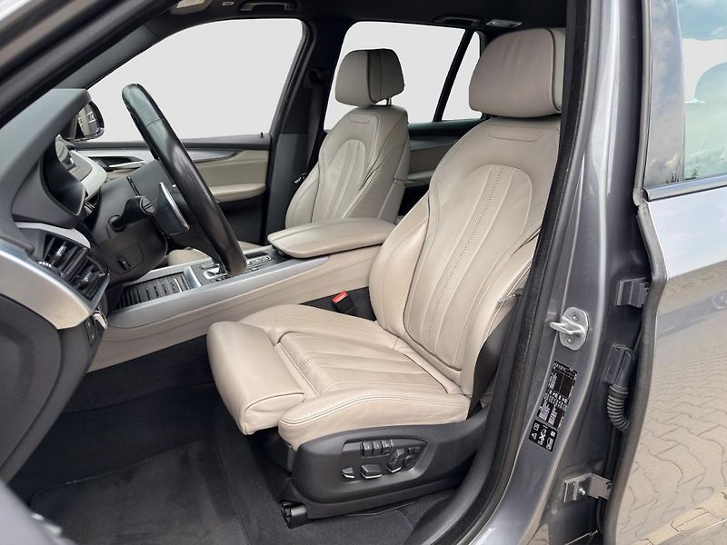 BMW X5 xDrive30d - fotka 8 z 21