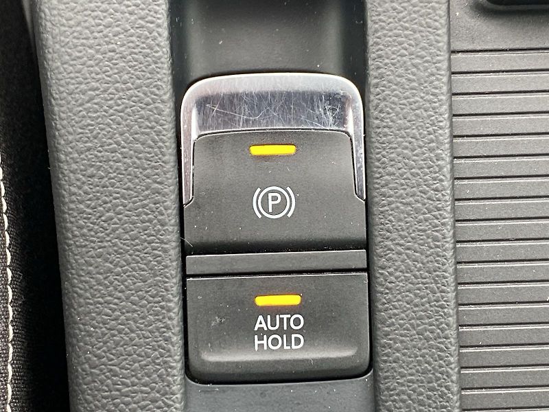 Volkswagen Passat (2019) 2.0 TDI DSG - fotka 17 z 34