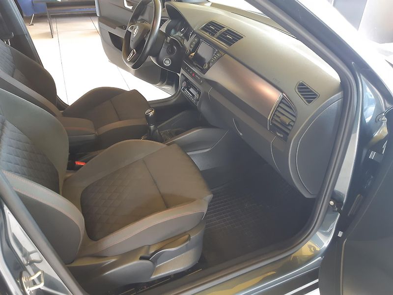 Škoda Fabia 1.0 i LED KAMERA zadáno !!! - fotka 24 z 26