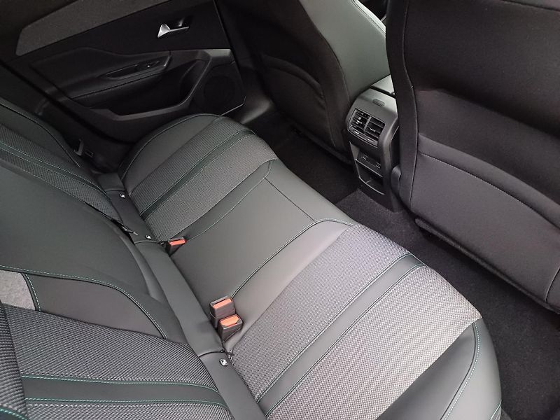 Peugeot 308 (2026) SW ALLURE BlueHDi 130 EAT8  - fotka 10 z 21