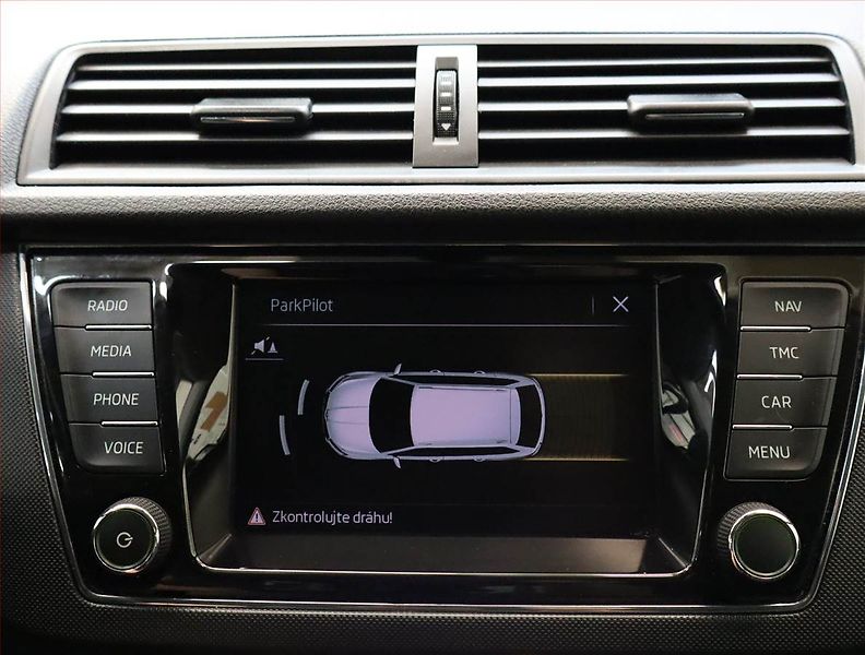 Škoda Fabia (2022) 1.0 TSI, Navi, Tempomat - fotka 16 z 22