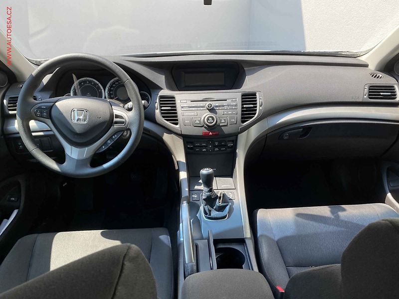 Honda Accord (2010) 2.0 i-VTEC, Comfort, výhřev - fotka 8 z 16