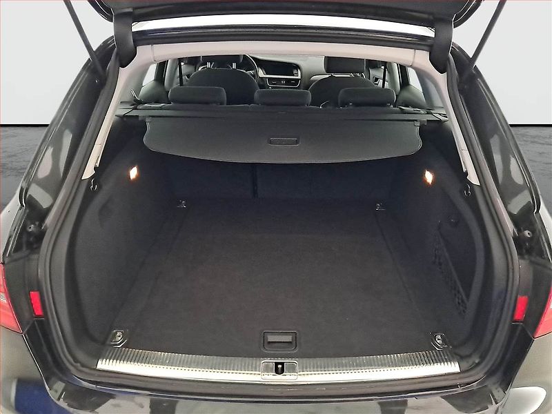 Audi A4 (2013) 2.0 TDI, Xenony, Tempomat - fotka 13 z 16
