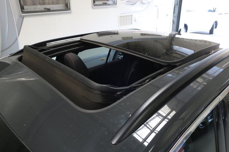 Volkswagen T-Roc (2019) Sport 1.5 TSI 110 kW manuál - fotka 23 z 47
