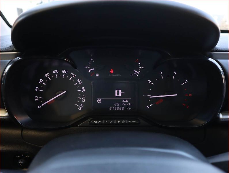 Citroën C3 (2018) 1.2 VTi, Tempomat - fotka 11 z 20