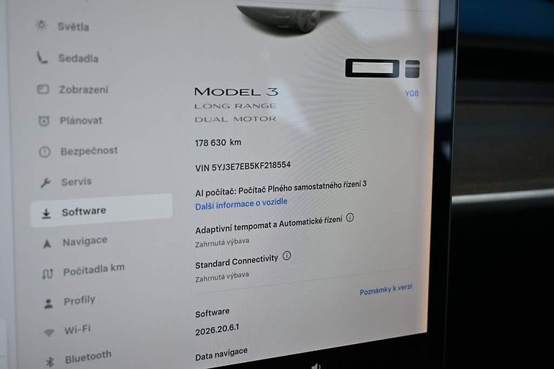 Tesla Model 3 (2019) AWD DUALMOTOR 350 KW LED Kamer - fotka 23 z 36