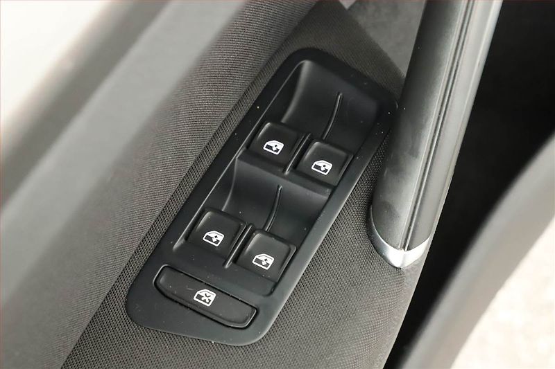 Volkswagen Golf (2016) 20.5 kWh - 25 Ah, SoH 79% - fotka 13 z 18