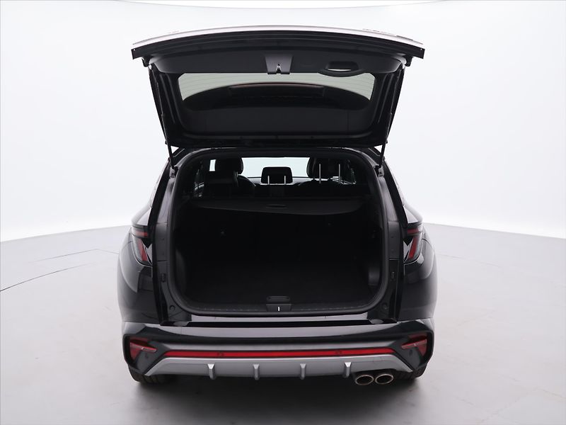 Hyundai Tucson 1,6 CRDI Aut. 4x4 N-Line DPH - fotka 9 z 31