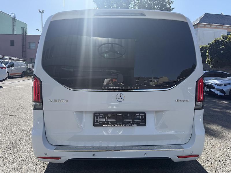 Mercedes-Benz Třídy V (2026) V 300 d / Exclusive / XL / 4M - fotka 9 z 26