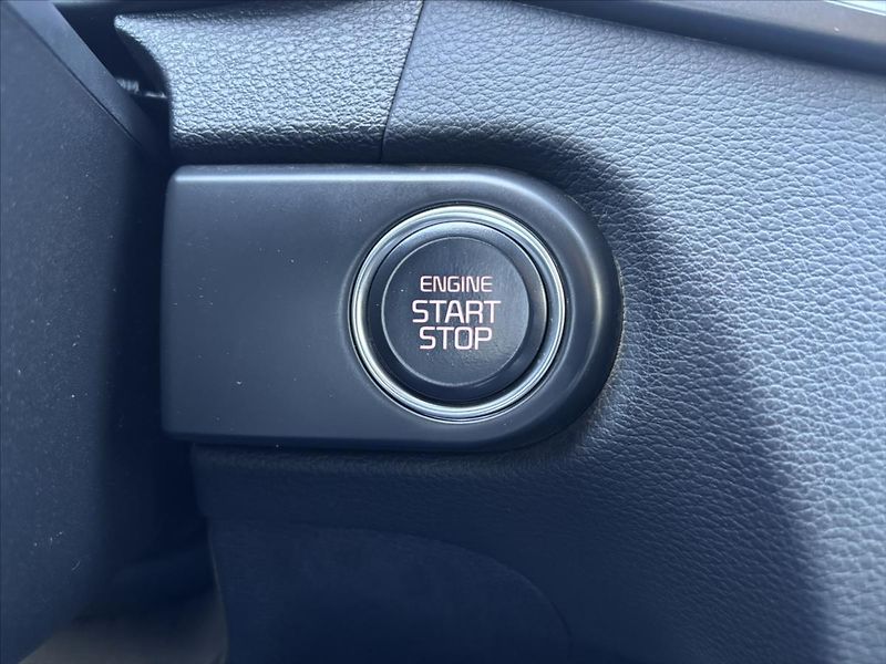 Kia Ceed 1,5 TGDi AT TOP PLNÝservisKIA - fotka 31 z 44