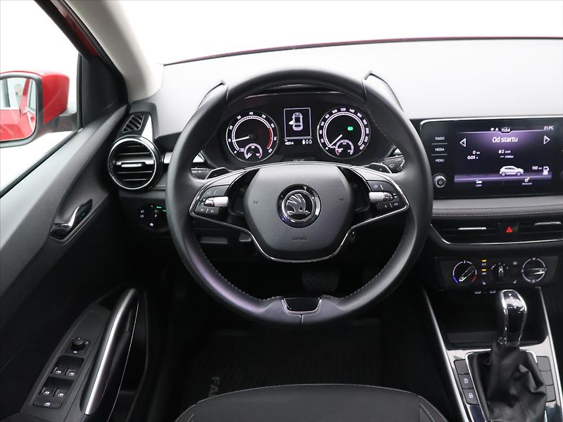 Škoda Fabia 1,5 TSI 110kW DSG Style 1.Maj - fotka 26 z 33