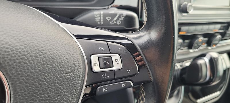 Volkswagen Multivan (2017) T6 2,0TDi 150kW DSG 4×4 7.mist - fotka 33 z 51