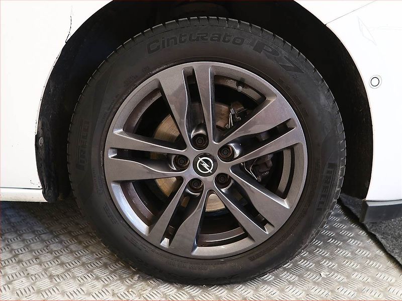 Opel Astra (2019) 1.6 CDTI, Navi, Tempomat - fotka 15 z 18
