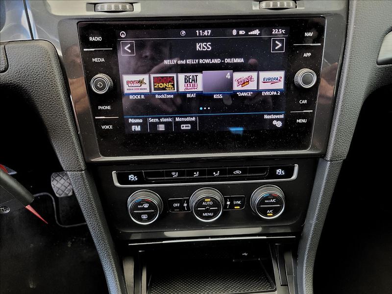 Volkswagen Golf 1,0 TSI,navi,digiklima,acc,alu - fotka 27 z 50