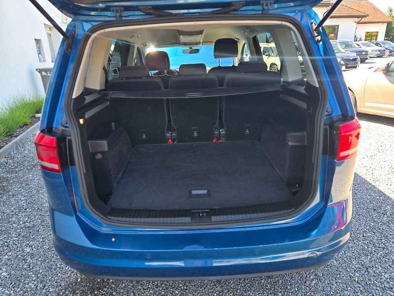 Volkswagen Touran (2016) 1.2 TSI Serviska,Tažné - fotka 15 z 33