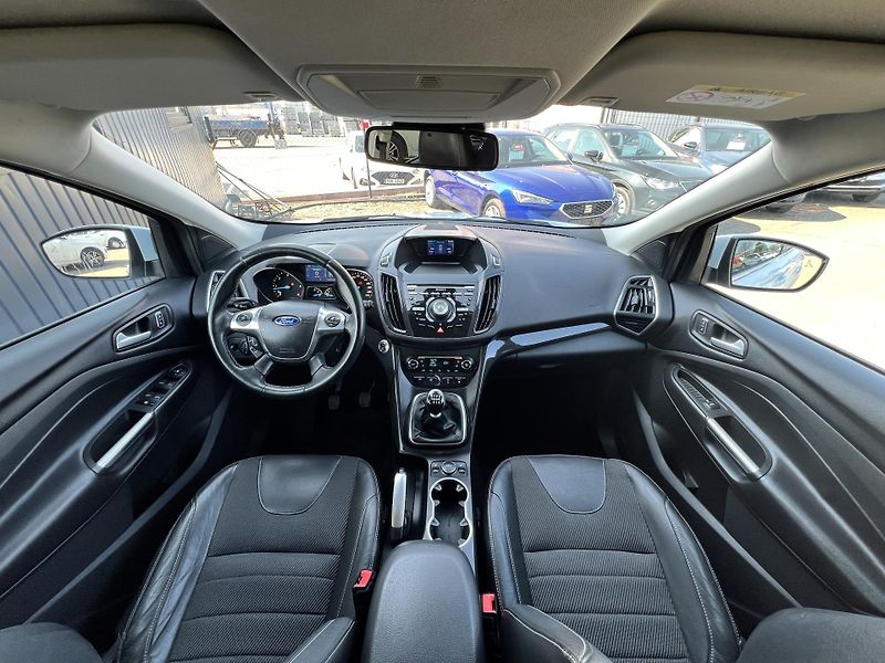 Ford Kuga 2.0TDCi 4x4 TAŽNÉ TEMPOMAT  - fotka 13 z 31