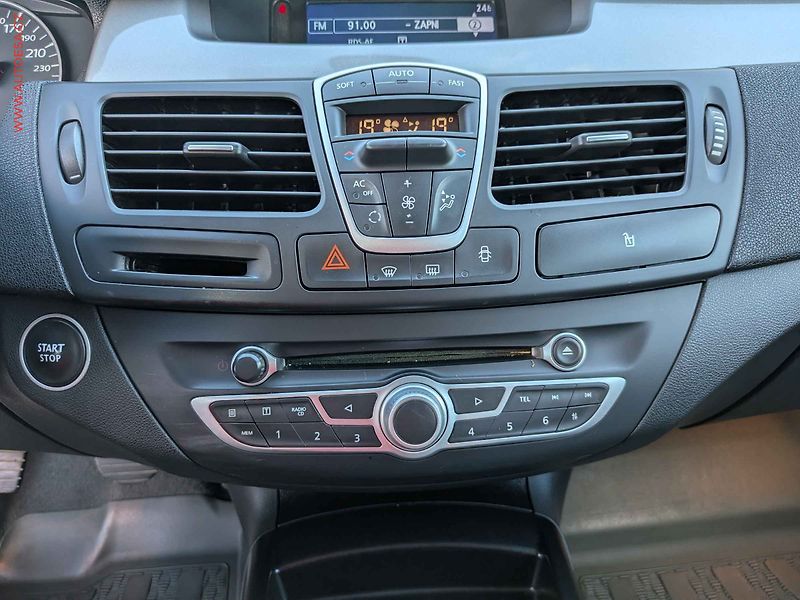 Renault Laguna (2012) 1.5dCi, 2.maj,ČR, AC, TZ - fotka 15 z 16