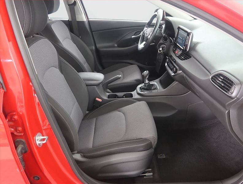 Hyundai i30 (2021) 1.0 T-GDI, ČR,1.maj - fotka 9 z 14