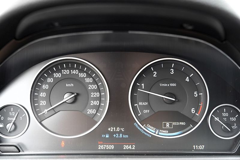 BMW Řada 3 320d automat,EfficientDynamic - fotka 35 z 42