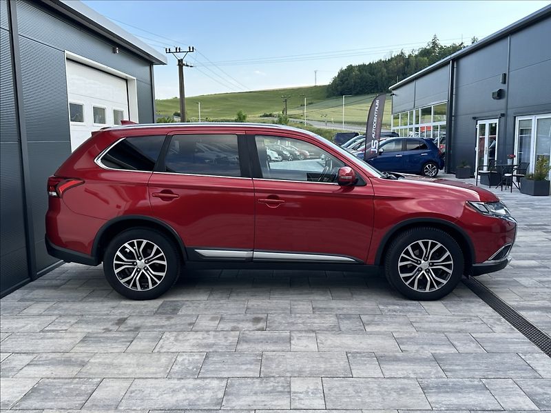 Mitsubishi Outlander 2,2 DI-D 150PS  Intense+ -7 4x - fotka 6 z 53