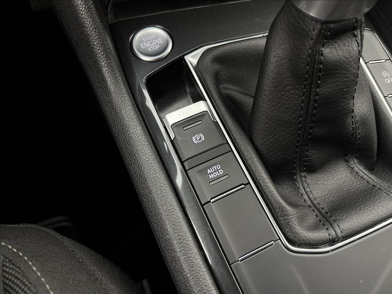 Volkswagen Tiguan 2,0 DSG DPH ACC NZTOP VC TAŽNÉ - fotka 31 z 49