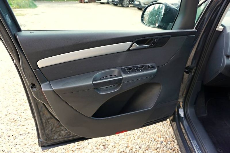 Volkswagen Sharan (2015) CUP 2,0 TDI 130 kW - fotka 26 z 54