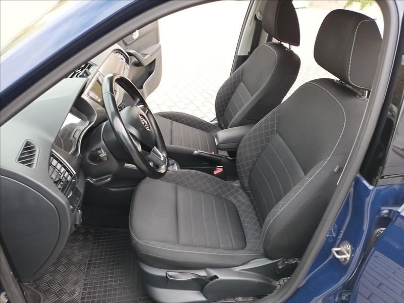Škoda Fabia 1,0 TSI,81KW,DIGIKLIMA,TEMPOMA - fotka 14 z 35