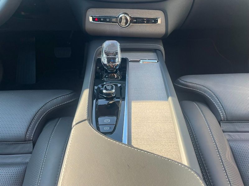 Volvo XC90 (2024) 4x4, Nejvyšší výbava, Vzduch.p - fotka 29 z 29