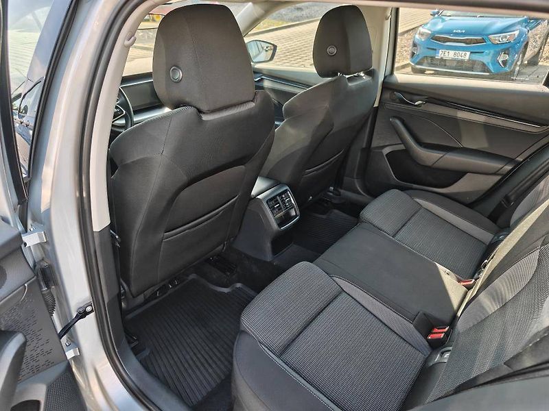 Škoda Octavia Ambition 6MP 2,0TDI - fotka 7 z 21