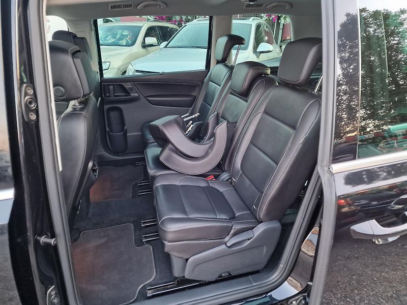 Volkswagen Sharan 2,0TDI 4MOTION DSG HIGHLINE  - fotka 8 z 24