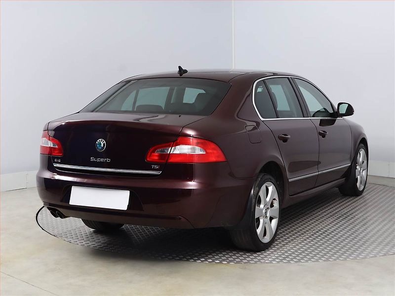 Škoda Superb (2010) Elegance 1.8 TSI, 4X4, Navi - fotka 5 z 19