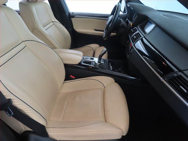 BMW X5 (2012) xDrive30d, 4X4, Automat, Kůže - fotka 9 z 15