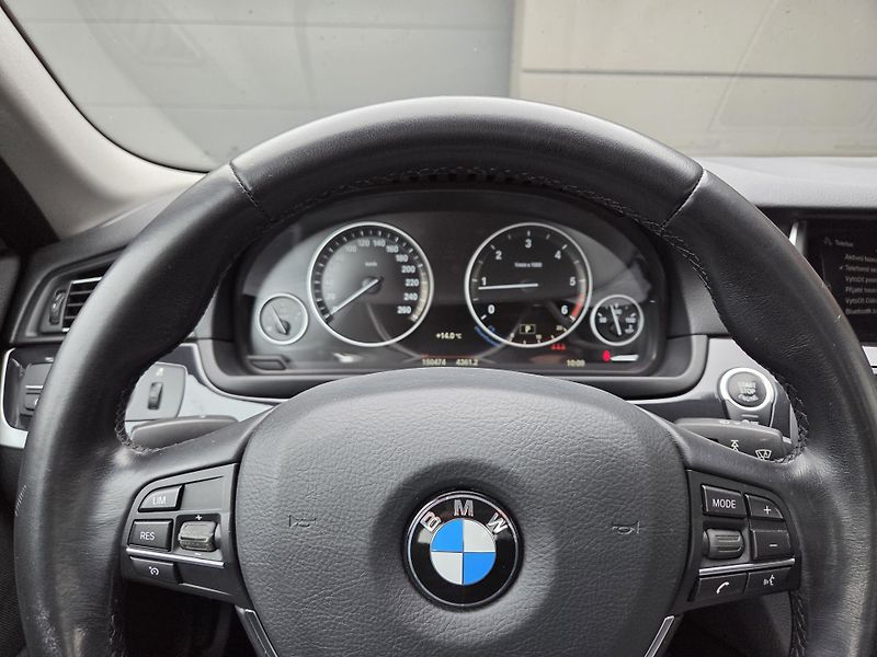 BMW Řada 5 525d xDrive ČR DPH  - fotka 17 z 44