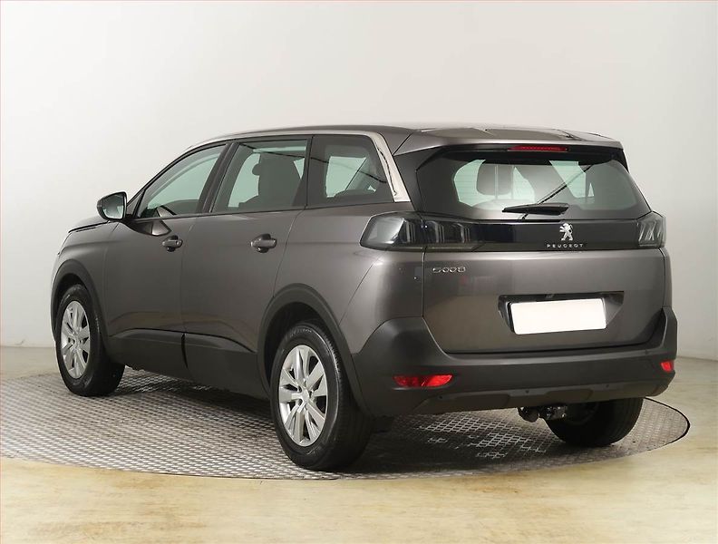 Peugeot 5008 (2022) PureTech 130 - fotka 4 z 25
