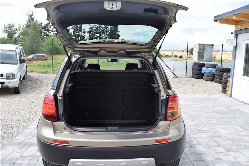 Fiat Sedici 1,6 i 79KW 4X4 NOVÁ STK - fotka 25 z 47