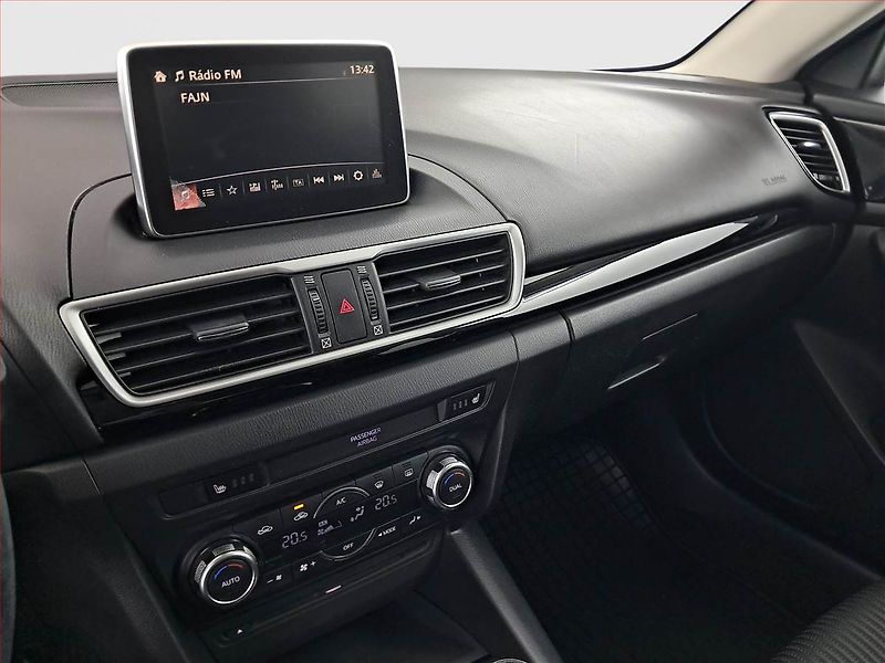 Mazda 3 (2014) 1.5 Skyactiv-G, Bi-Xenony - fotka 12 z 19