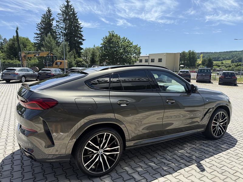 BMW X6 (2024) 30XD 210kW M-PAKET R22 BLACK!! - fotka 12 z 57