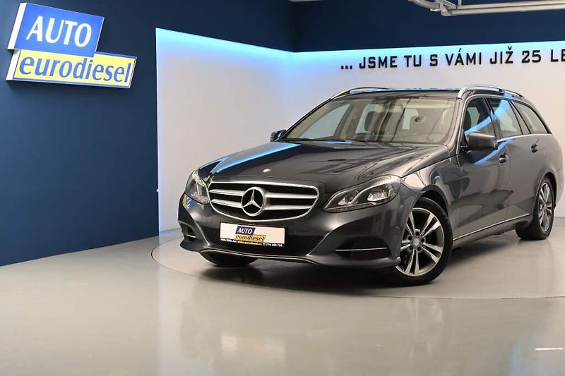 Mercedes-Benz Třídy E (2014) 2.2 250T Avantgarde LED CDI - fotka 2 z 26