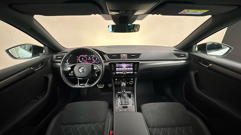 Škoda Superb 2.0 TDI DSG 4x4 Sportline Comb - fotka 8 z 29